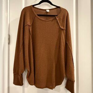 LIKE LOVE BROWN DOLMAN SLEEVE PULLOVER IN DISTRESSED WAFFLE WEAVE